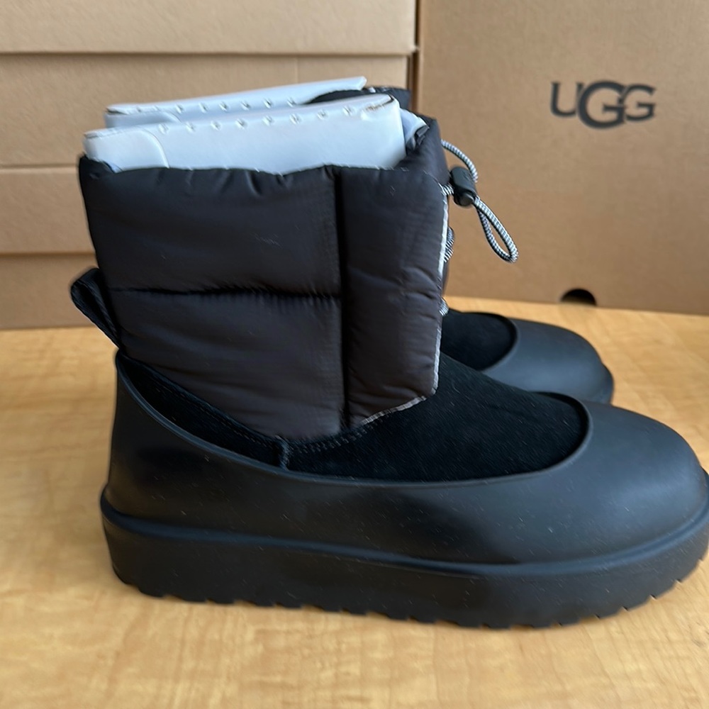 Ugg Women’s Classic Maxi Toggle Boot